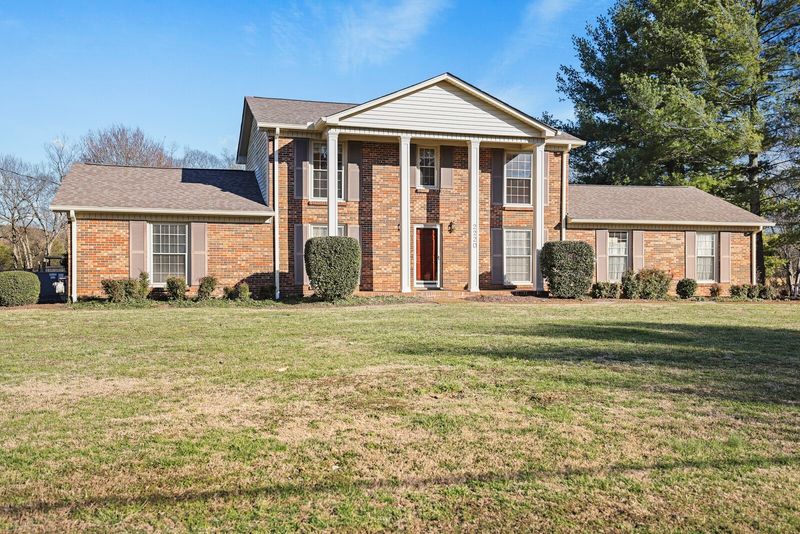 2220 Isaac Ln, Franklin, TN 37064