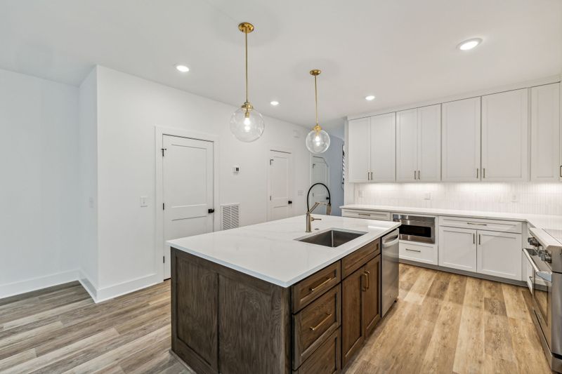 1303 Katie Ave #B, Nashville, TN 37207