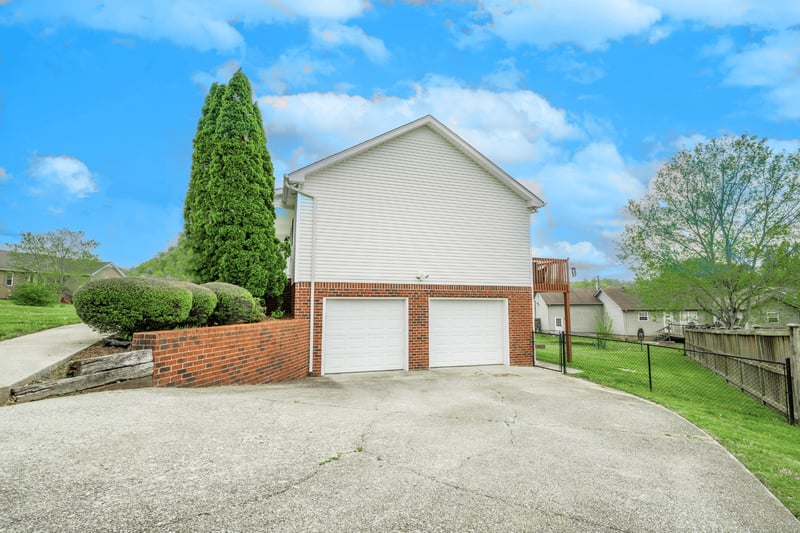 111 Riverbend Dr, Pegram, TN 37143