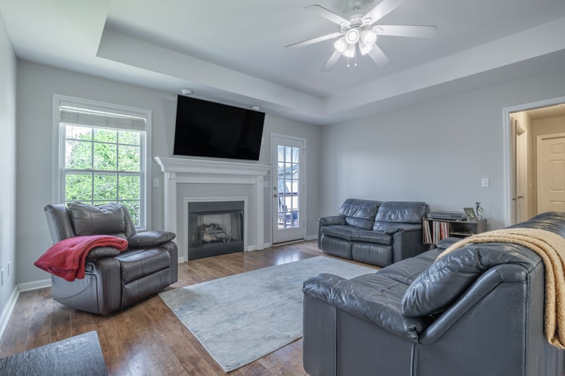 111 Riverbend Dr, Pegram, TN 37143