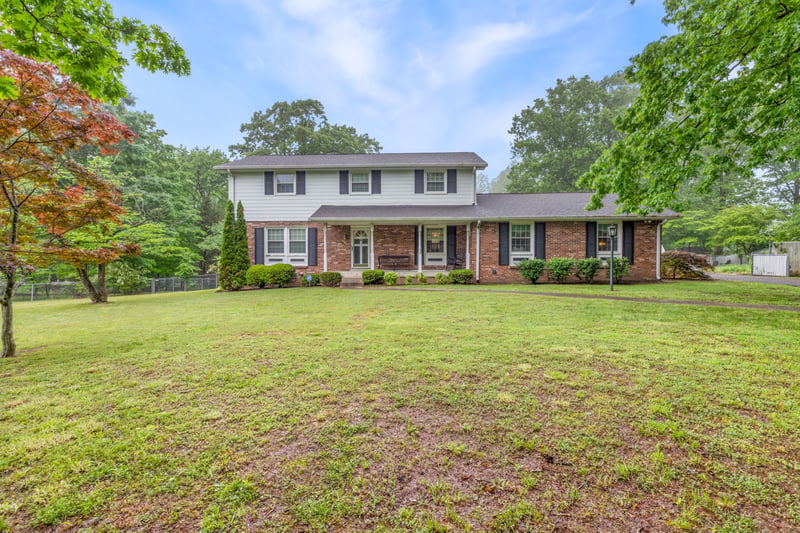 103 Forrest Hills Dr, Dickson, TN 37055