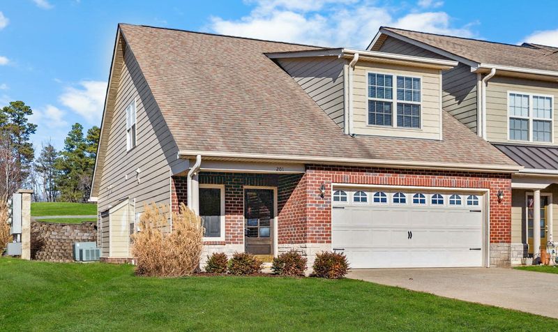 201 Birdie Ct, Dickson, TN 37055