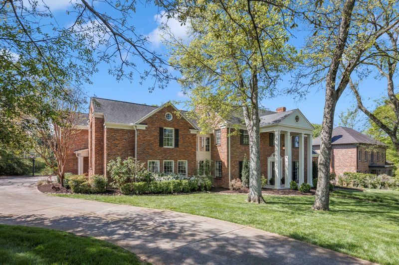 2433 Golf Club Ln, Nashville, TN 37215