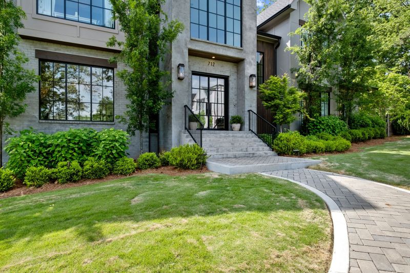 712 Sills Ct, Nashville, TN 37220