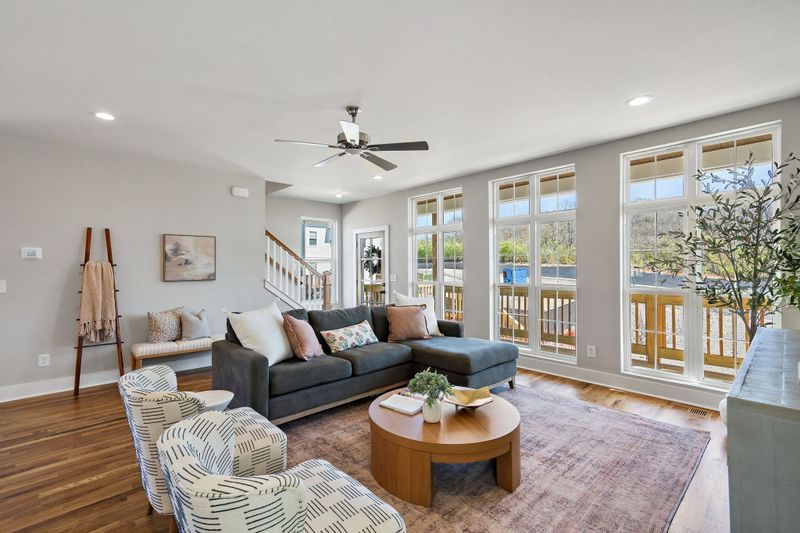 809 Arbor Trace Cir, Nashville, TN 37207