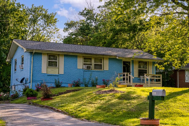 183 Luna Dr, Nashville, TN 37211