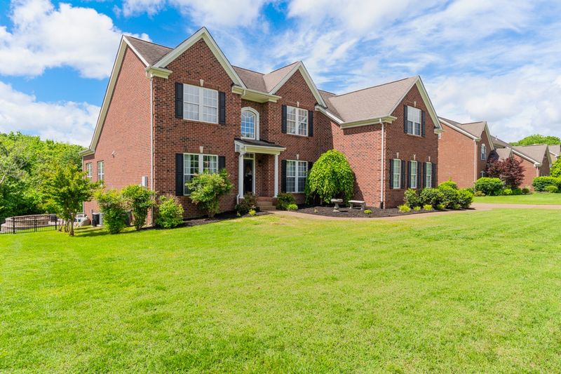 105 Paddock Place Dr, Mount Juliet, TN 37122