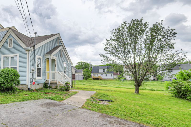809 Lake Terrace Dr, Nashville, TN 37217