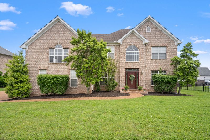 121 Pilot Knob Ln, Hendersonville, TN 37075