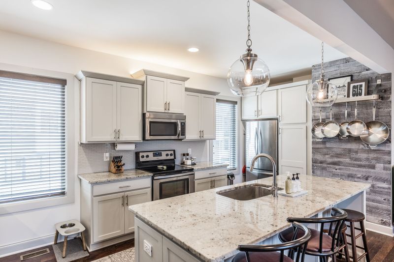 719 Douglas Ave #7, Nashville, TN 37207