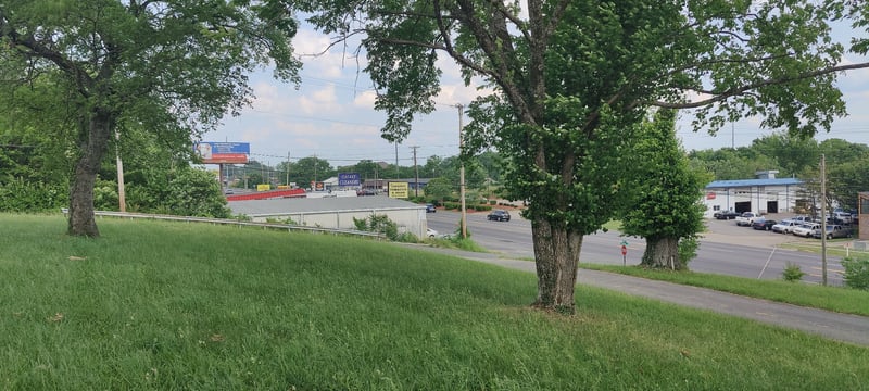 670 W Main St W, Hendersonville, TN 37075