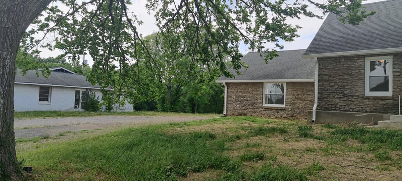 670 W Main St W, Hendersonville, TN 37075