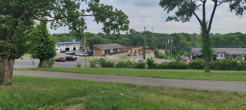 670 W Main St W, Hendersonville, TN 37075