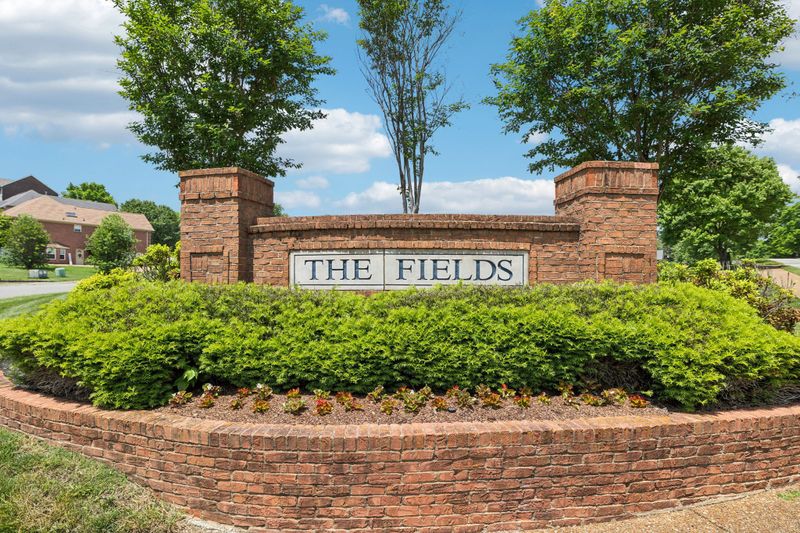 141 Fieldcrest Cir, Hendersonville, TN 37075
