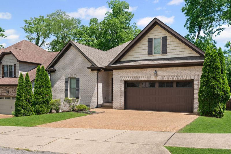 123 Otter Glenn Dr, Hendersonville, TN 37075