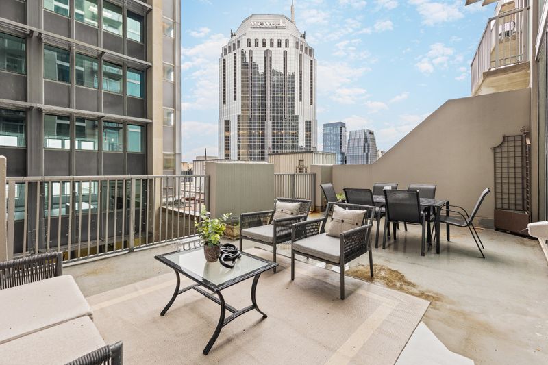 415 Church St #1009, Nashville, TN 37219