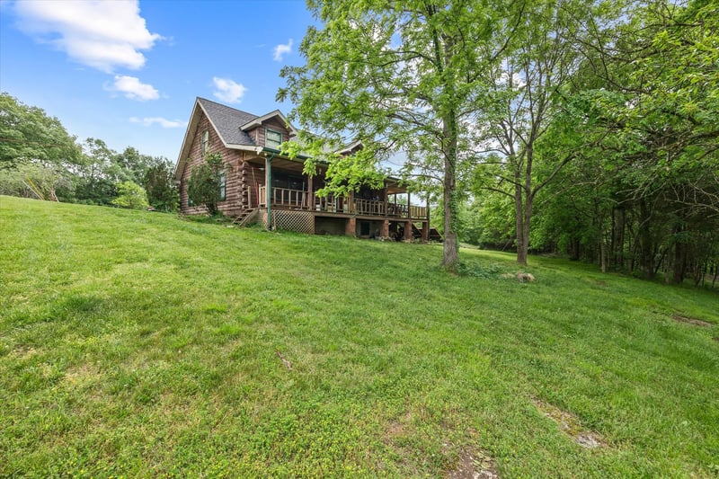 193 Horseshoe Bend Ln, Elmwood, TN 38560
