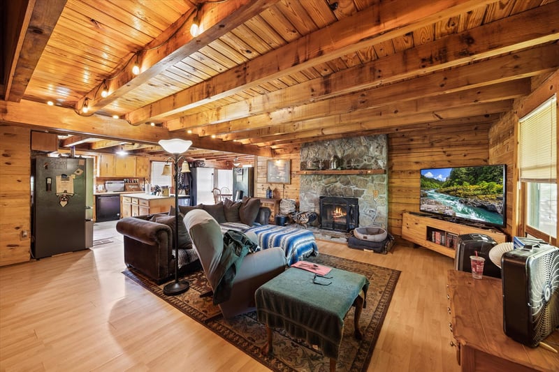 193 Horseshoe Bend Ln, Elmwood, TN 38560