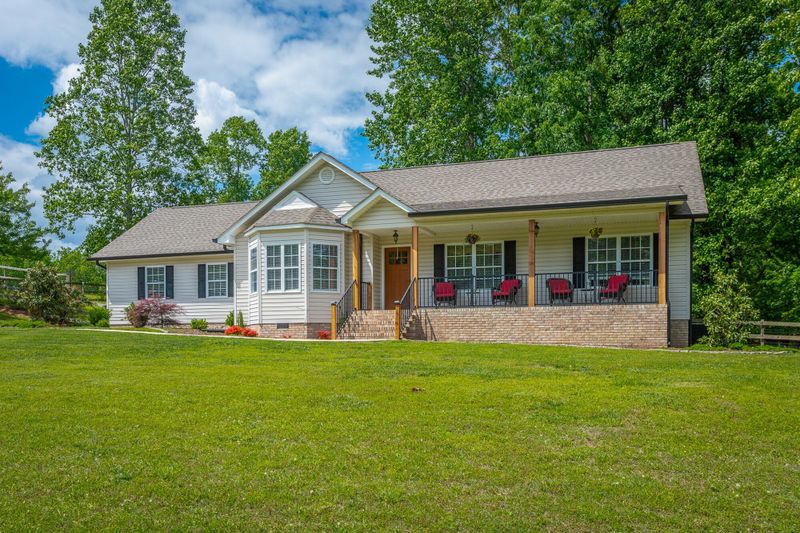 699 Van Dell Dr, Rock Spring, GA 30739