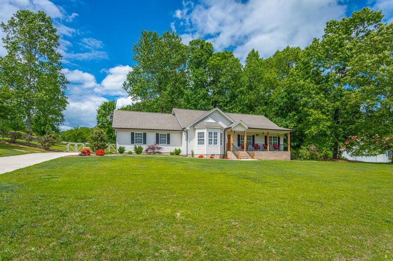 699 Van Dell Dr, Rock Spring, GA 30739