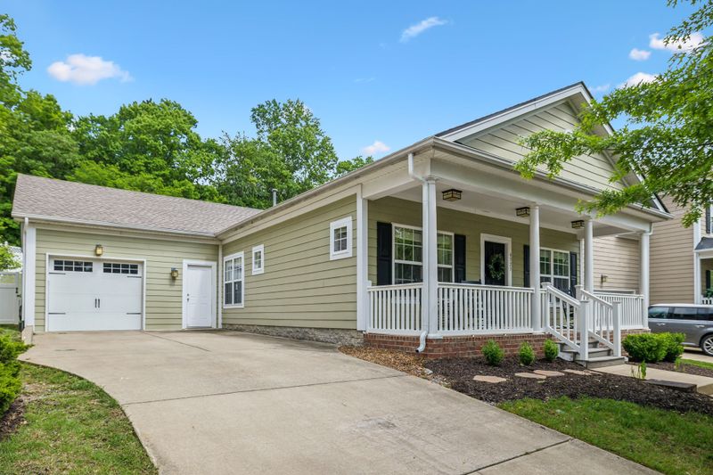 4325 Barnes Cove Dr, Nashville, TN 37211