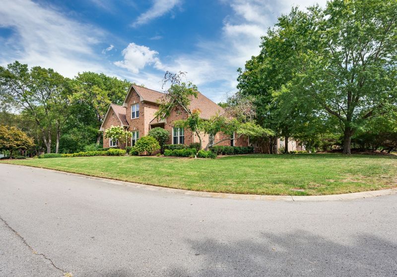 901 Kingfisher Point, Nashville, TN 37221