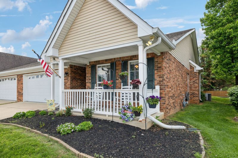 602 Village Green Cir, Murfreesboro, TN 37128