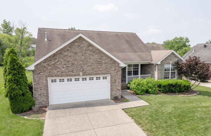 1045 Oakhall Dr, Mount Juliet, TN 37122