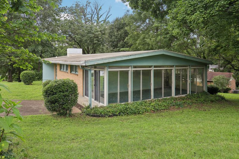 929 Deervale Dr, Nashville, TN 37217