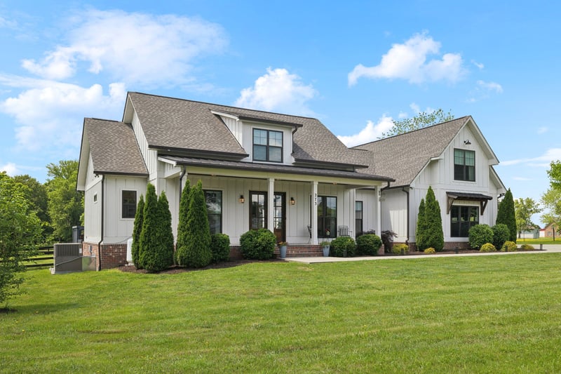 273 Halltown Rd, Cottontown, TN 37048