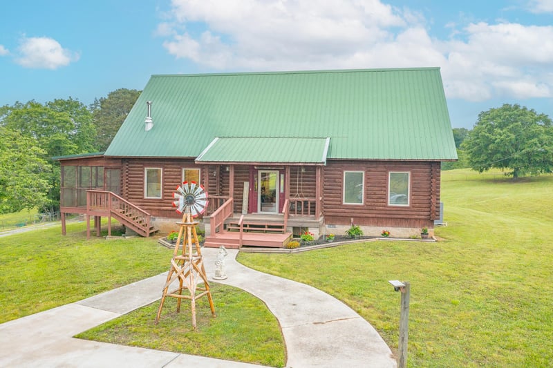 1854 Kensington Rd, Chickamauga, GA 30707