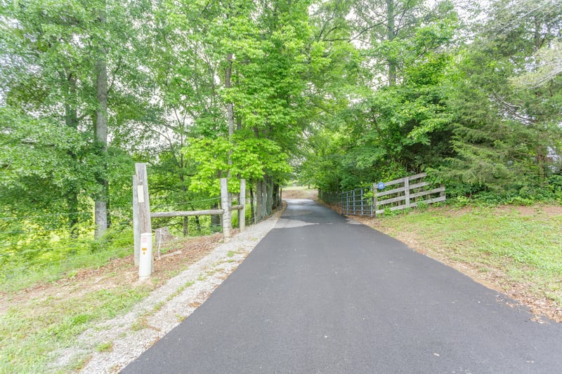 1854 Kensington Rd, Chickamauga, GA 30707