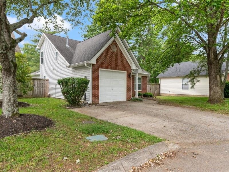 715 Wayside Ct, Franklin, TN 37069