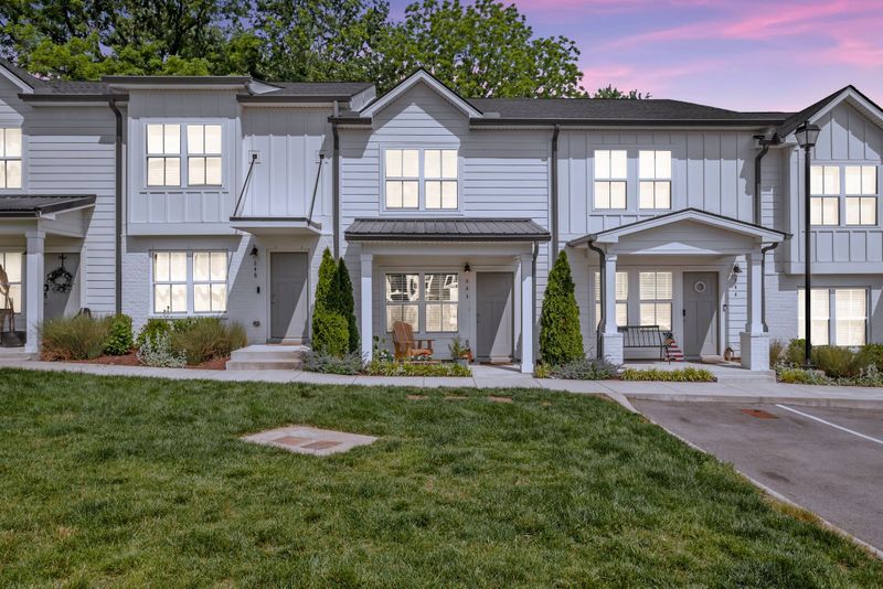 646 Hadley Village Blvd, Old Hickory, TN 37138