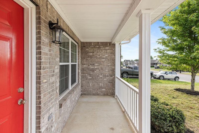 1833 Lakin Ln, Columbia, TN 38401