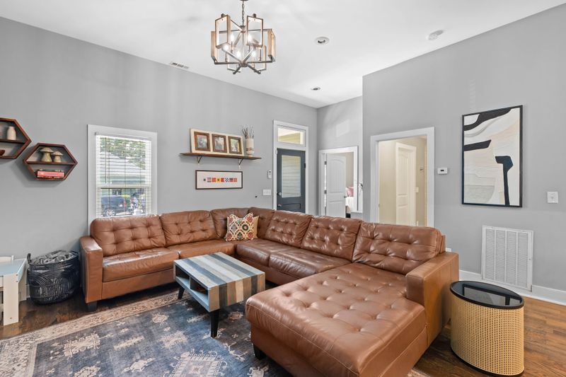 1015 N 5th St, Nashville, TN 37207