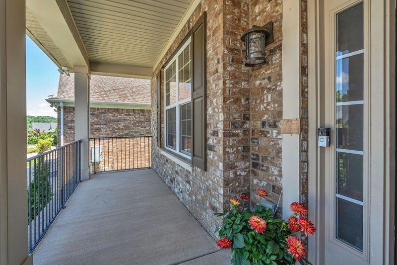 8533 Beautiful Valley Dr, Nashville, TN 37221