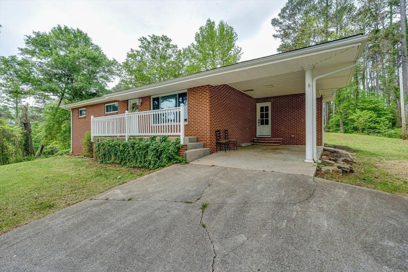 451 County Rd 208, Bridgeport, AL 35740