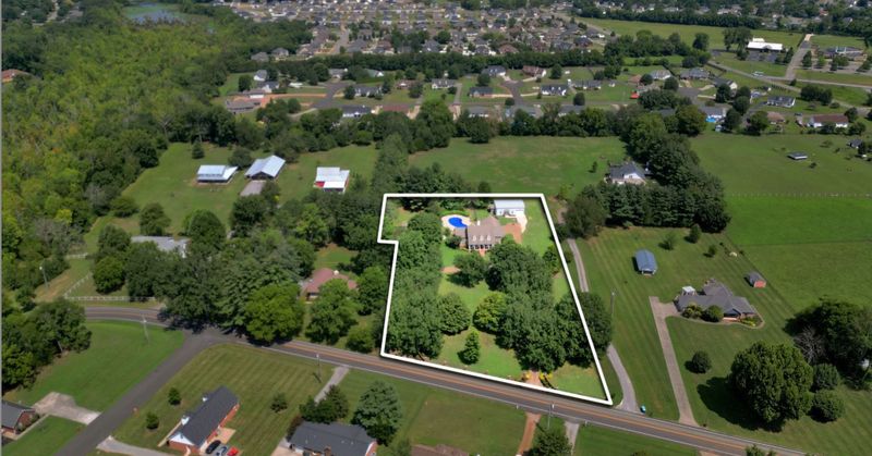2329 Irby Ln, Murfreesboro, TN 37127