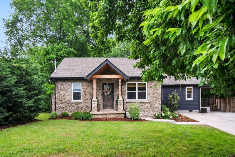 3870 Saunders Ave, Nashville, TN 37216