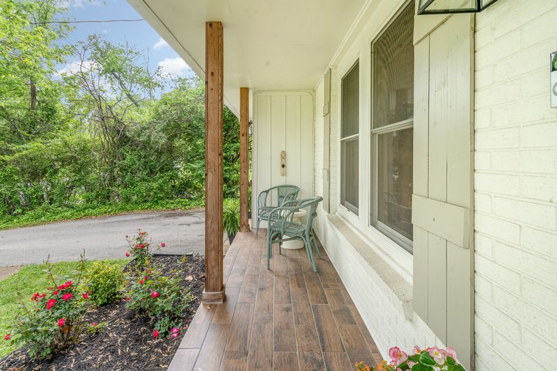 685 Brewer Dr, Nashville, TN 37211