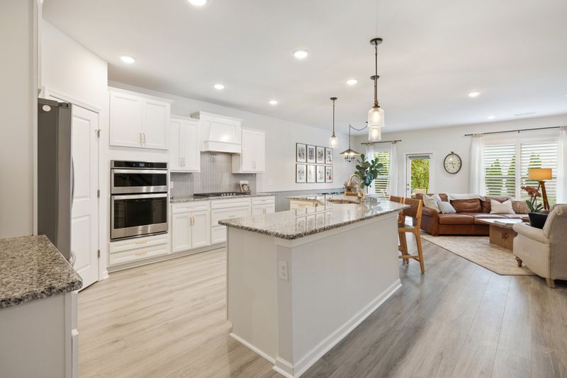 127 Macy Dr, Hendersonville, TN 37075