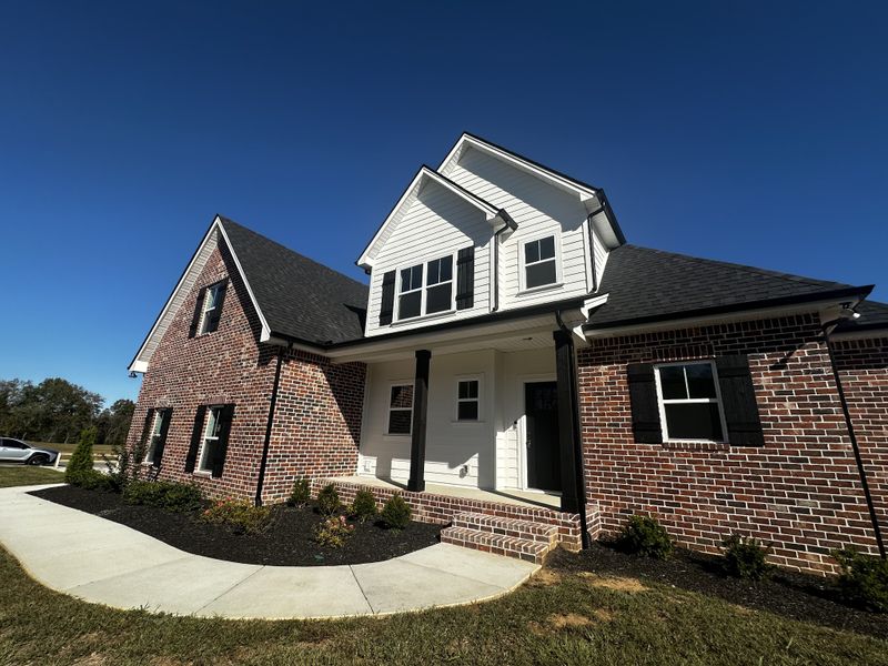 1067 Robert Lee Dr, Gallatin, TN 37066