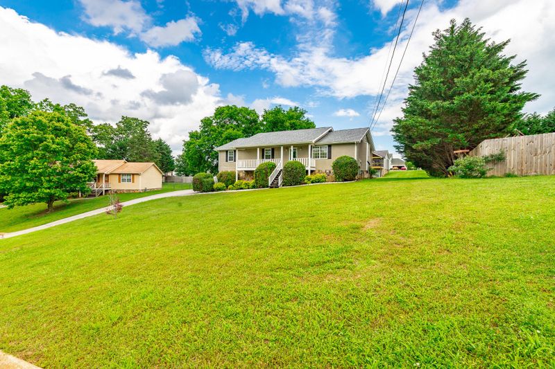 54 Windy Hill Cir, Ringgold, GA 30736