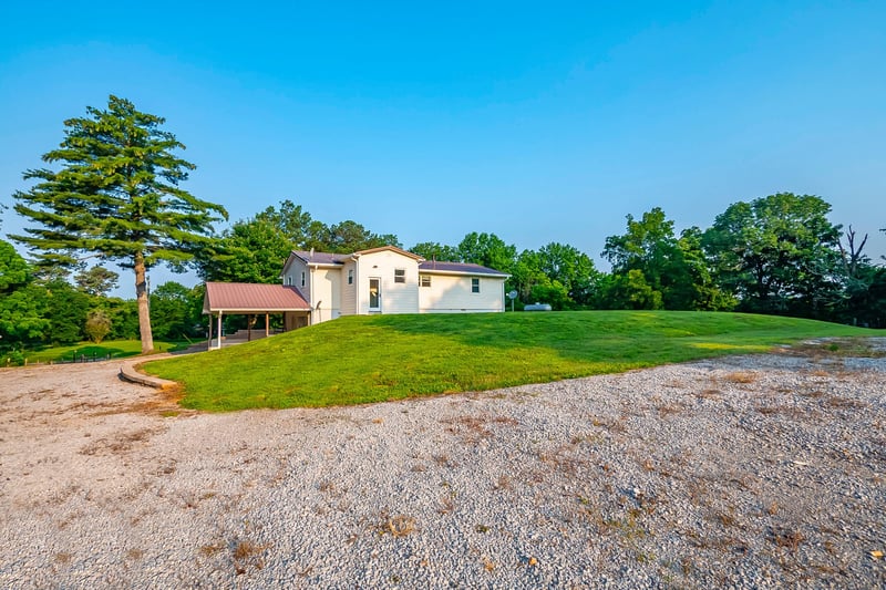 2774 Ragsdale Rd, Columbia, TN 38401