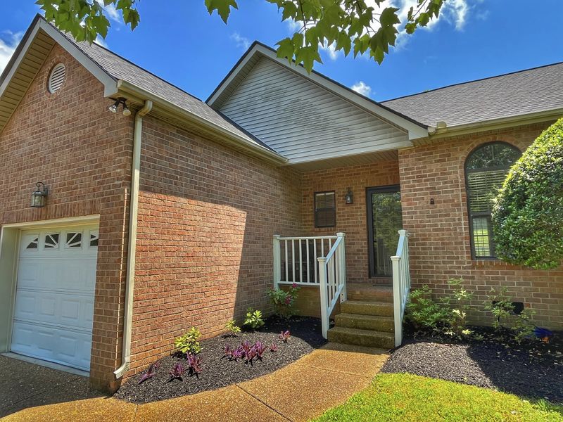 8154 Coley Davis Rd, Nashville, TN 37221
