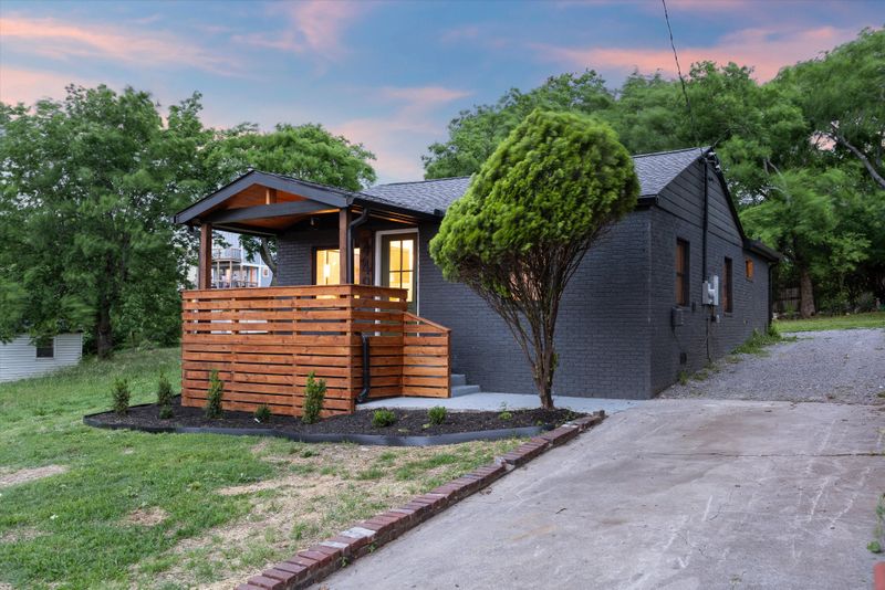449 Dennis Dr, Nashville, TN 37207