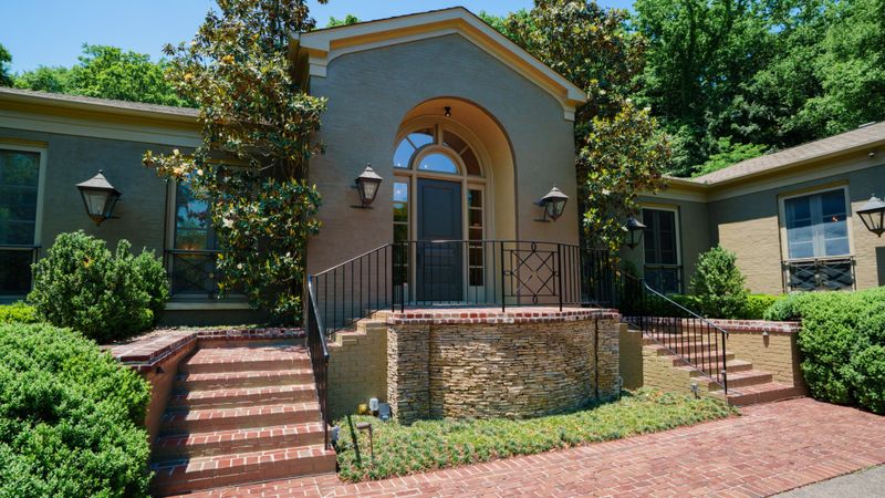 4345 Chickering Ln, Nashville, TN 37215