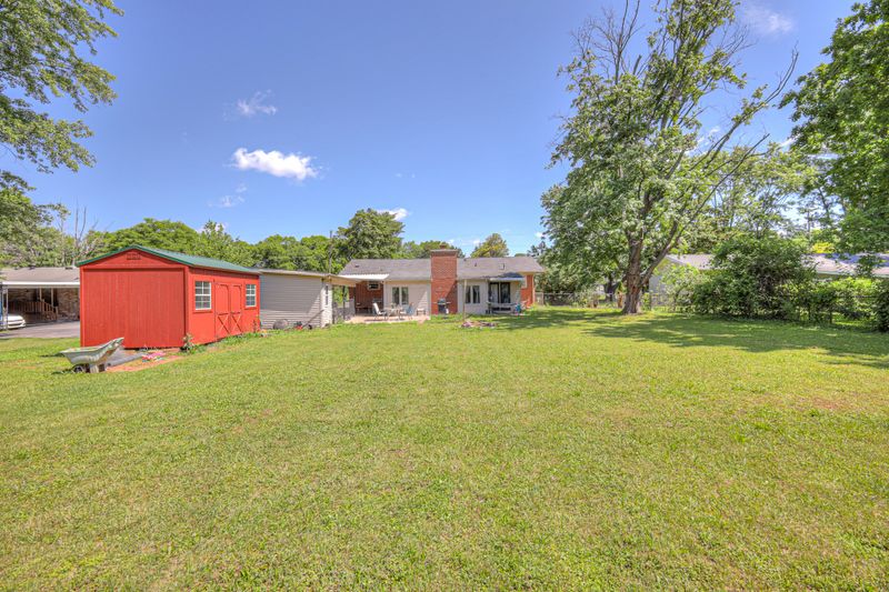 1111 Greenhill St, Murfreesboro, TN 37129