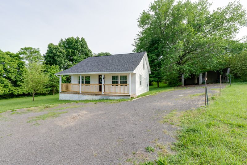 202 George Akins Rd, Westmoreland, TN 37186